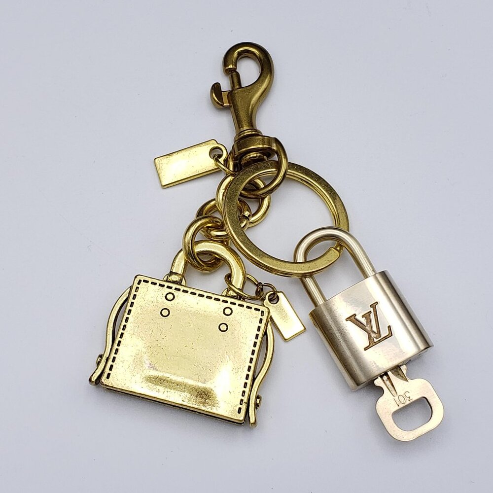 Louis Vuitton Authentic Gold Lock 🔒Unbranded Bag Keychain Charm for Bags - Picture 6 of 14